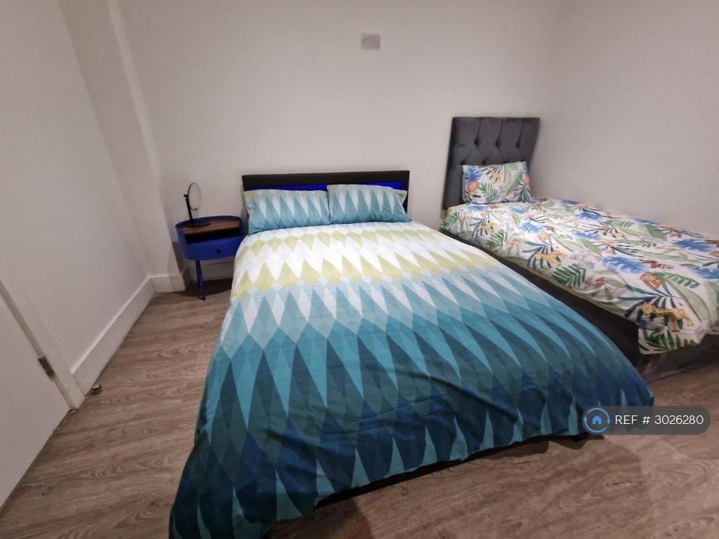 Apartment in Peckham - View 4