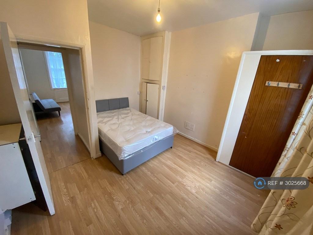 Apartment in Brighton - View 3