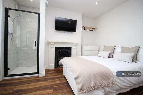 Studio to rent, St. Pauls Road, Cheltenham, GL50
