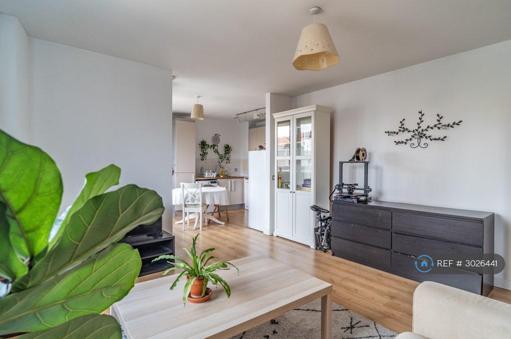 Apartment in London - View 2