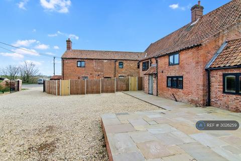 5 bedroom terraced house to rent, Holt Road, Norwich, NR10