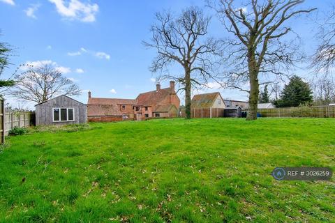 5 bedroom terraced house to rent, Holt Road, Norwich, NR10