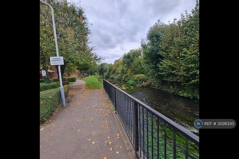Studio to rent, Tavistock Road, West Drayton, UB7