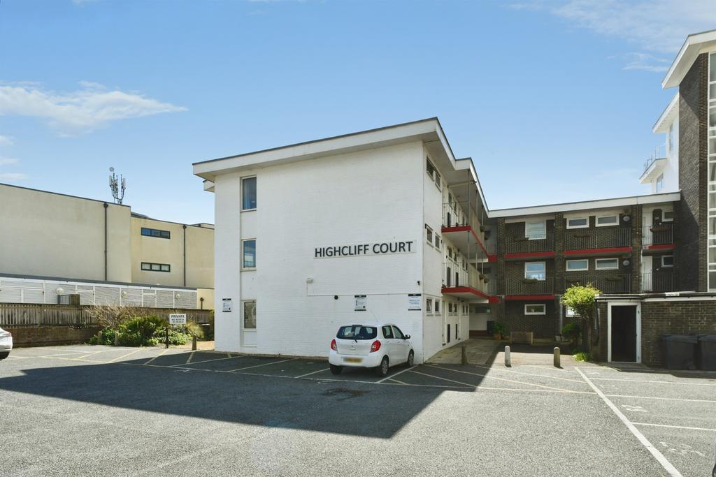 Apartment in Brighton - View 3