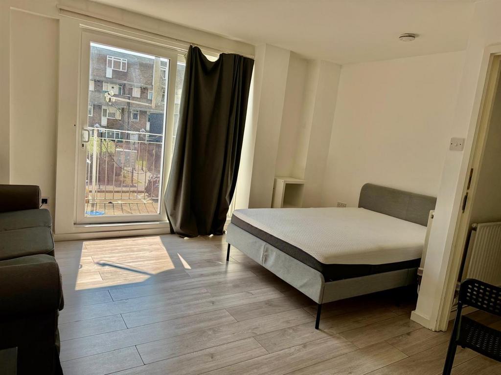 Apartment in London - View 5