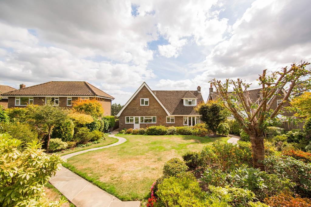 House in Heathfield - More