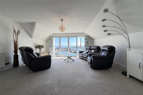2 bedroom penthouse to rent, Middle Wharf, Mevagissey, St. Austell
