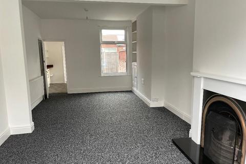 2 bedroom terraced house to rent, Ceylon St, Hull, HU9 5RE