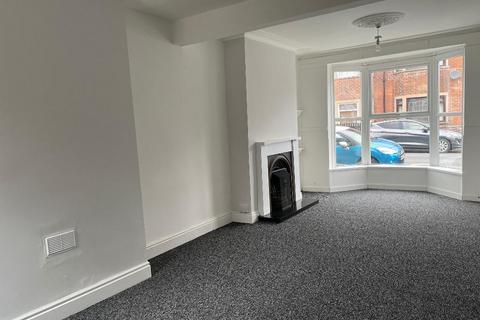 2 bedroom terraced house to rent, Ceylon St, Hull, HU9 5RE
