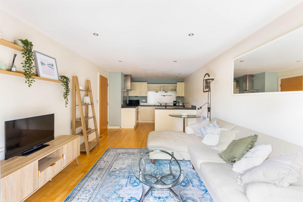 Apartment in Newcastle upon Tyne, Tyne and Wear - View 2