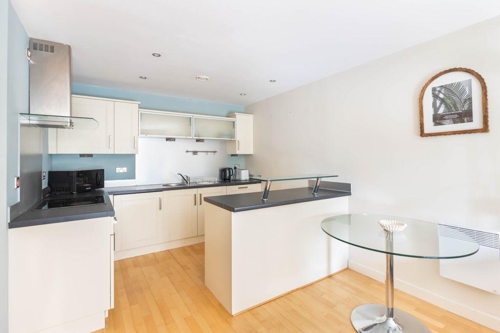 Apartment in Newcastle upon Tyne, Tyne and Wear - View 4