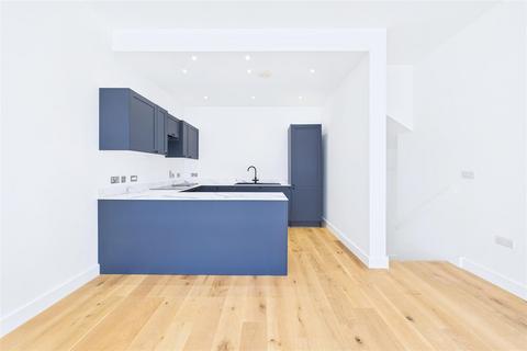 2 bedroom apartment for sale, Modern luxury apartment in coastal location