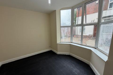 1 bedroom apartment for sale, Flat B, Ground Floor, 364 Humberstone Road, Leicester, LE5 0SA