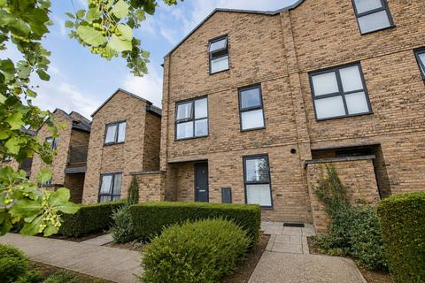 undefined, Avedon Close, Harrow