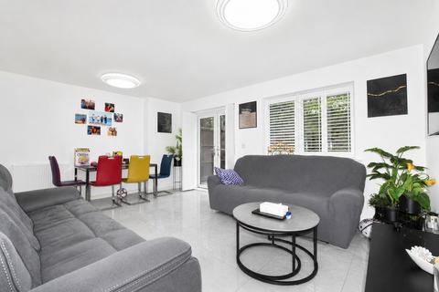 undefined, Avedon Close, Harrow