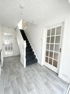 4 bedroom semi-detached house to rent, Hoylake Road, Middlesbrough TS4