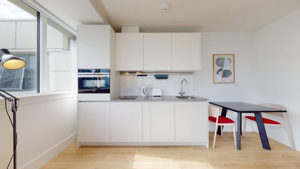 Apartment in Wembley - View 2