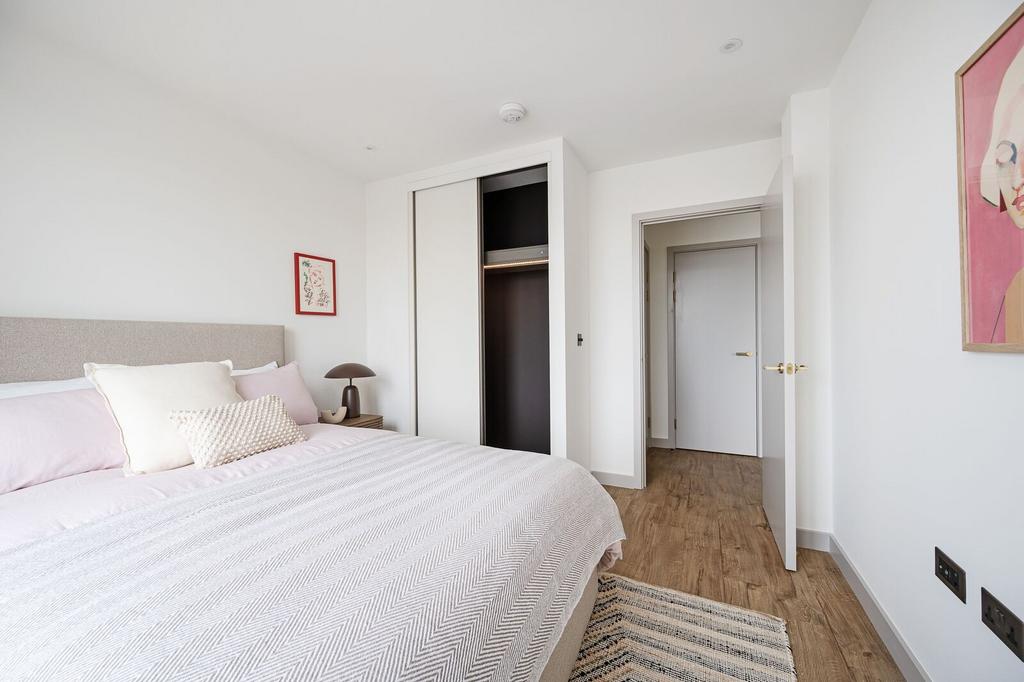 Apartment in Walthamstow - View 2