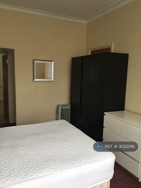 Apartment in Hounslow - View 2