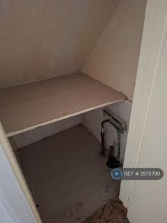 3 bedroom flat to rent, Dockwell Close, Feltham, TW14