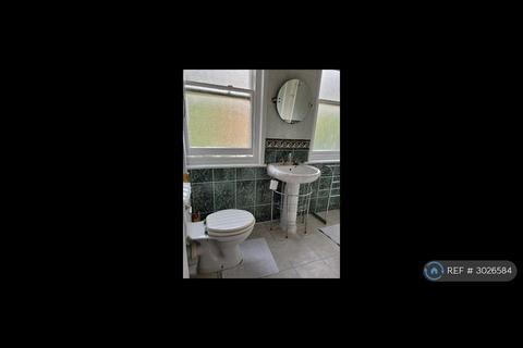 1 bedroom in a flat share to rent, Westbourne Gardens, Folkestone, CT20