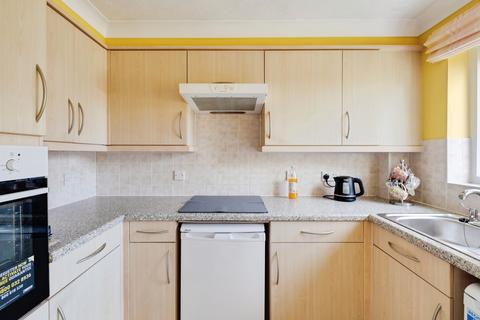 2 bedroom apartment for sale, Riverland Court, Christchurch BH23