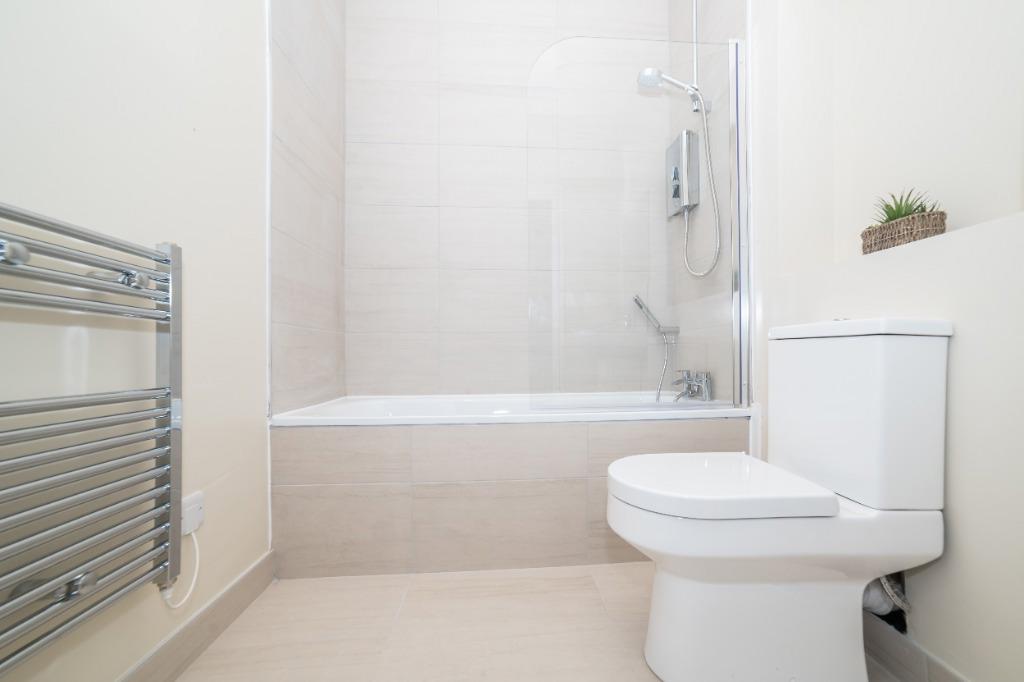Apartment in Nottinghamshire - View 5