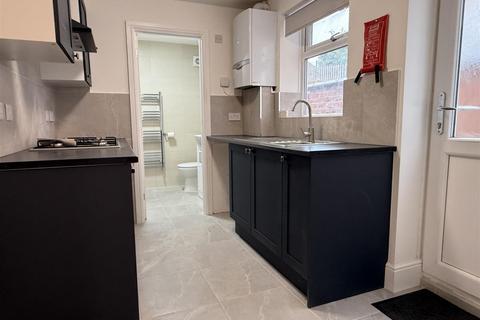 3 bedroom terraced house to rent, Terry Road, Stoke, Coventry