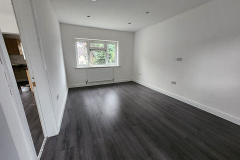 3 bedroom semi-detached house to rent, King Charles Avenue, Walsall, WS2