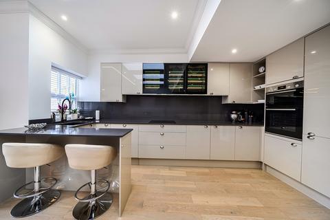 5 bedroom end of terrace house for sale, Kenilworth Avenue, Harrow