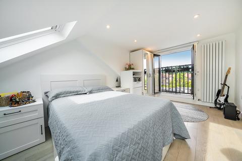 5 bedroom end of terrace house for sale, Kenilworth Avenue, Harrow