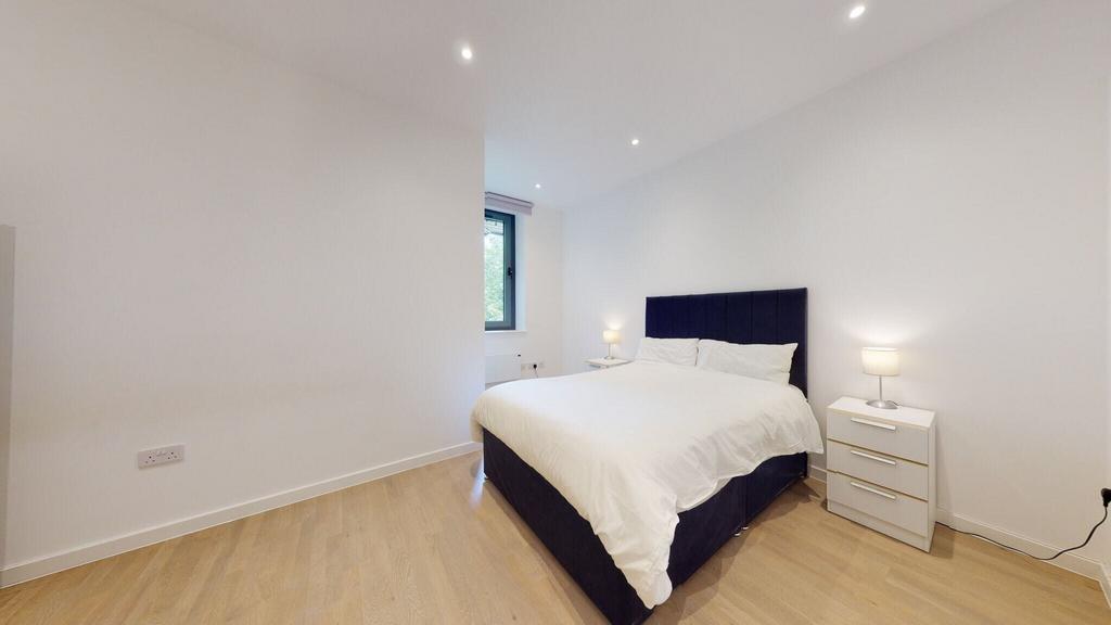 Apartment in Brentford - View 3
