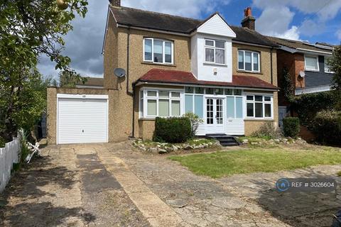 3 bedroom detached house to rent, Fairview Drive, Chigwell, IG7