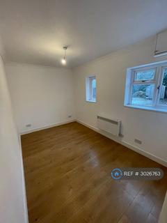 1 bedroom maisonette to rent, Carrington Road, Aylesbury, HP21