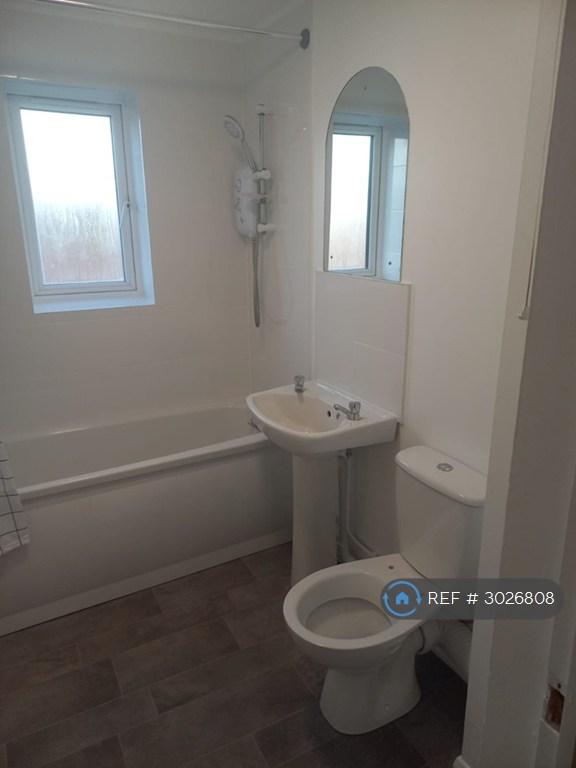 Apartment in Barking - View 3