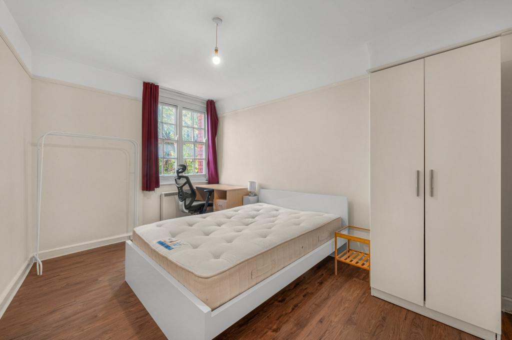 Apartment in London - View 3