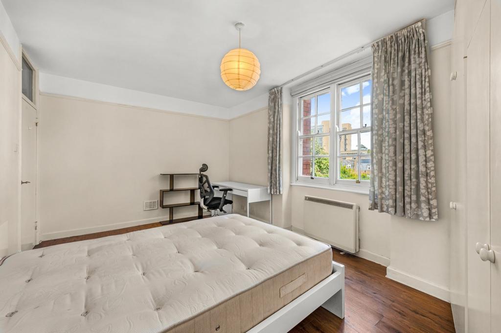 Apartment in London - More