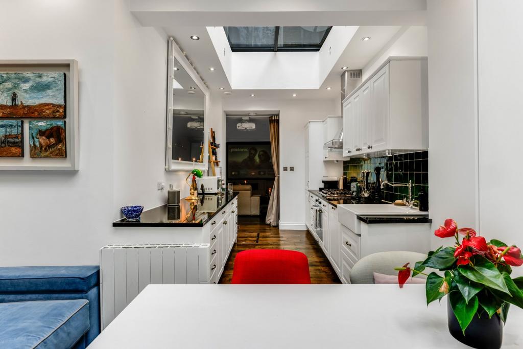 Apartment in London - More