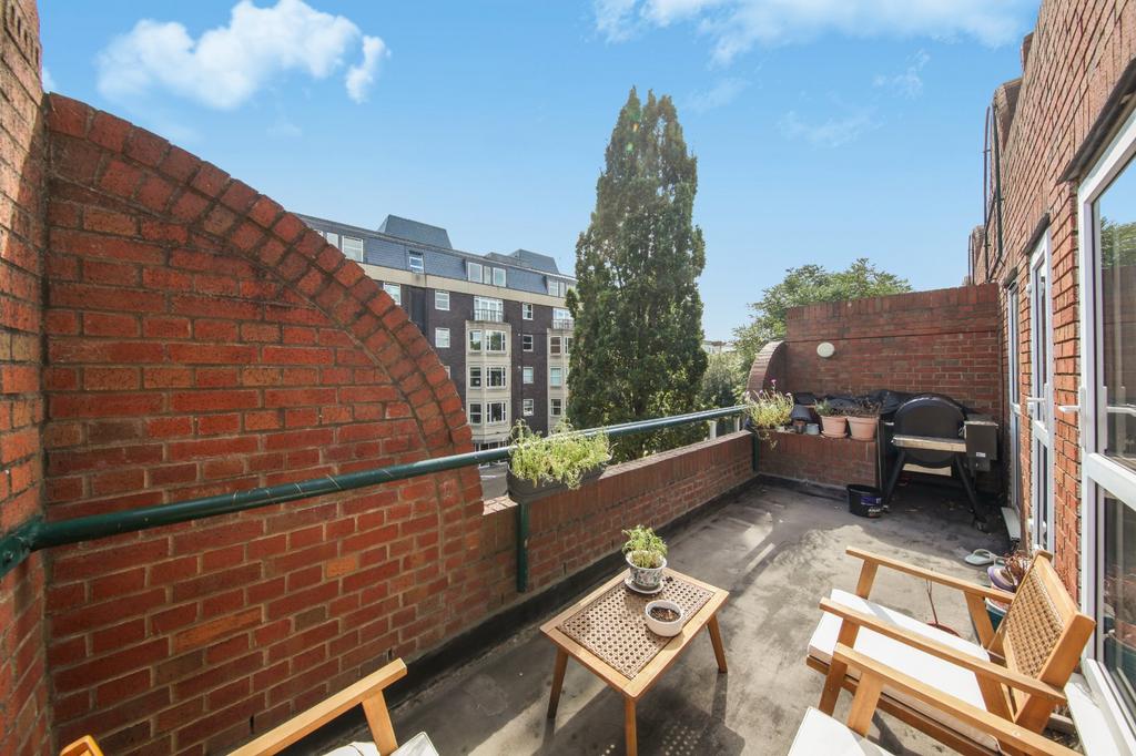 Apartment in London - View 3