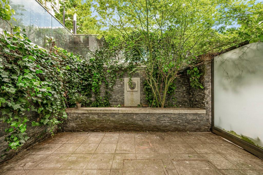 Apartment in London - View 3