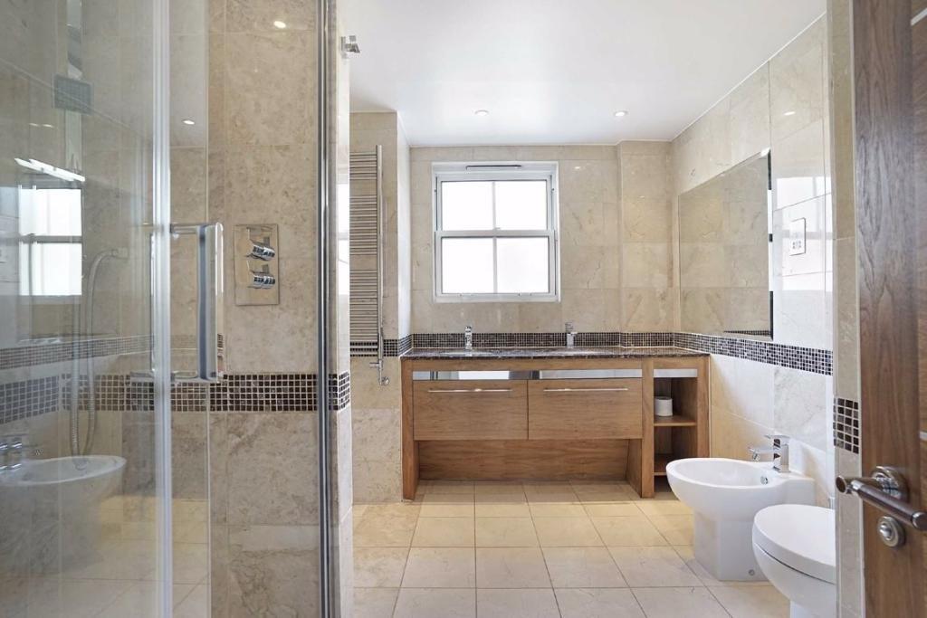 House in London, City of Westminster - View 5