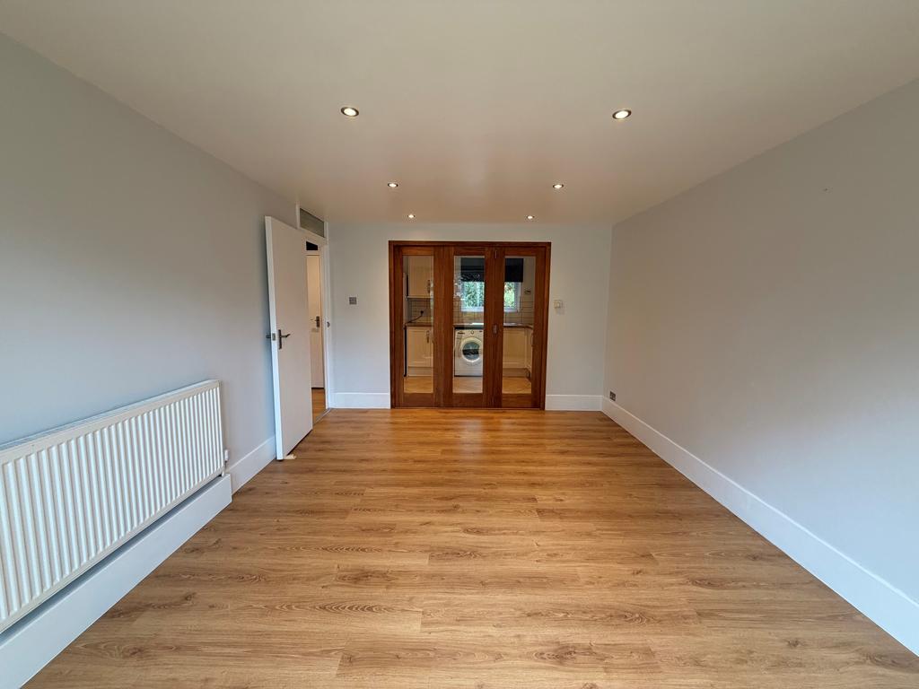 Apartment in Beckenham - View 4