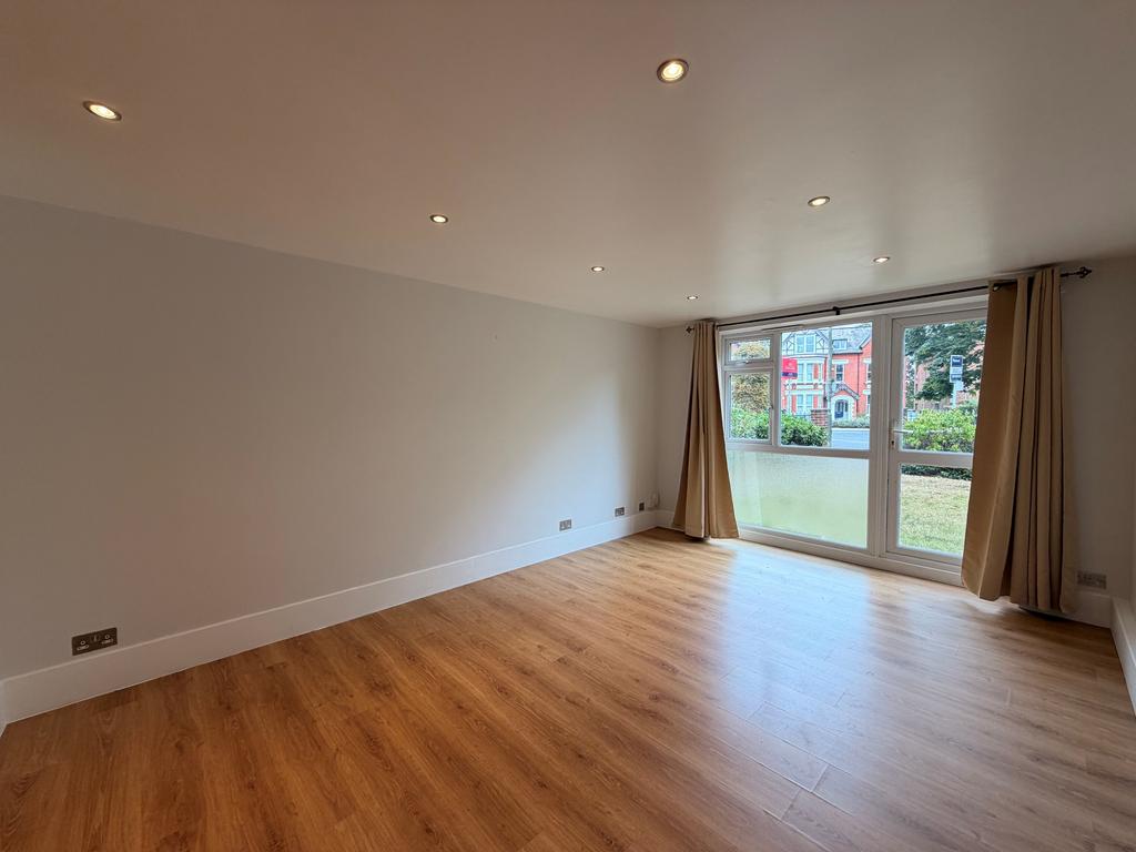Apartment in Beckenham - View 5