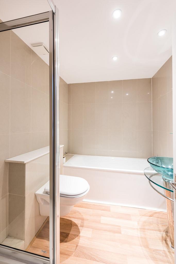 Apartment in London - More