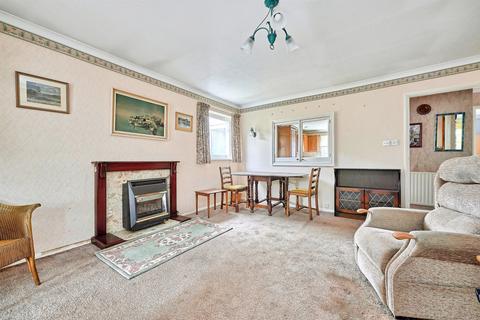 2 bedroom detached bungalow for sale, Butler Close, Saffron Walden