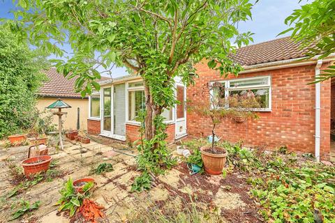 2 bedroom detached bungalow for sale, Butler Close, Saffron Walden