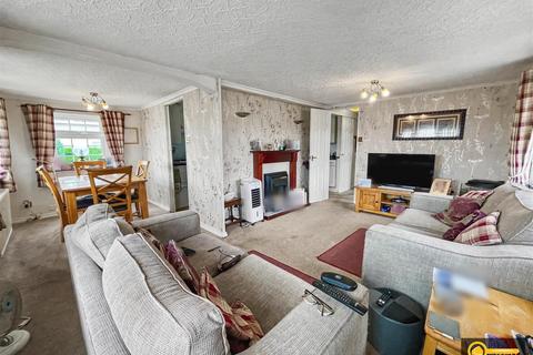 3 bedroom park home for sale, Mill Farm Park, Bulkington, Bedworth