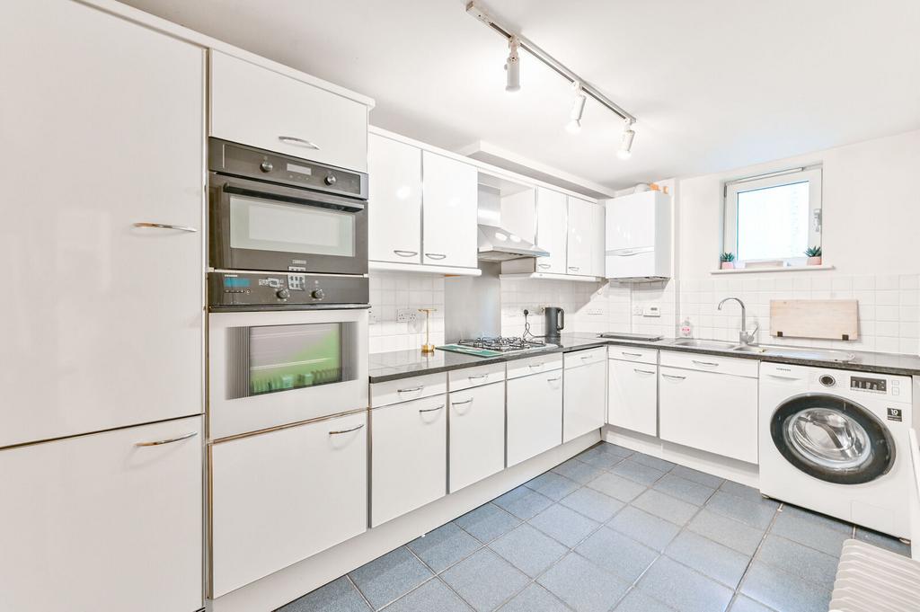 Apartment in London - View 3