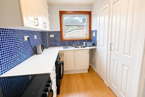 2 bedroom flat to rent, Hill Court, South Queensferry, Edinburgh, EH30