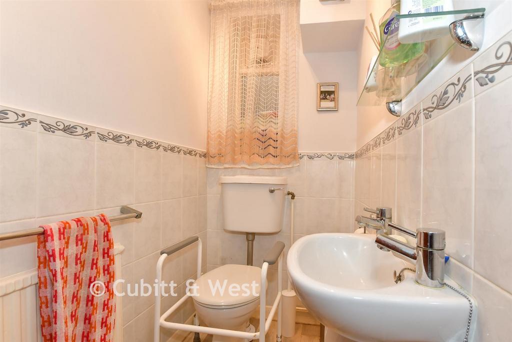 House in Billingshurst - View 5